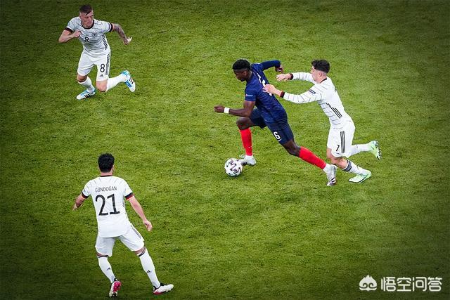 传射胜似闲庭信步，如何评价法国队的博格巴？:坎特和博格巴 欧洲杯